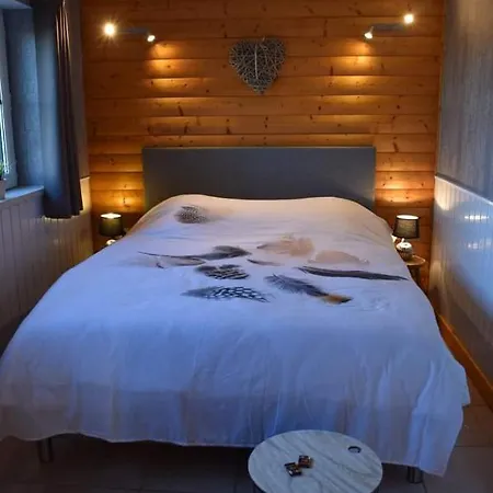 Du Cheval Blanc D'houmont アパート