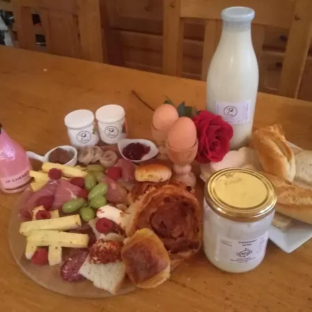 Du Cheval Blanc D'houmont アパート