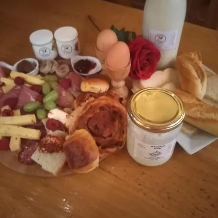 Du Cheval Blanc D'houmont アパート